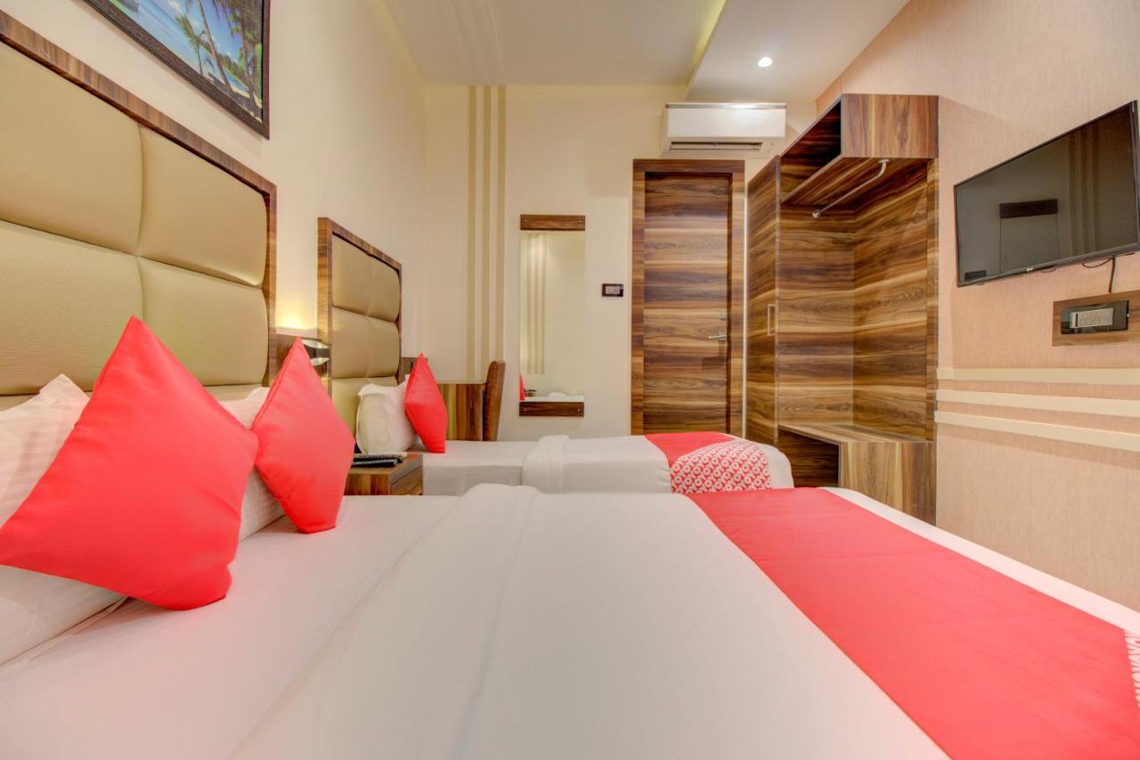 Oyo 76180 Hotel Meriton Bombay Eksteriør billede