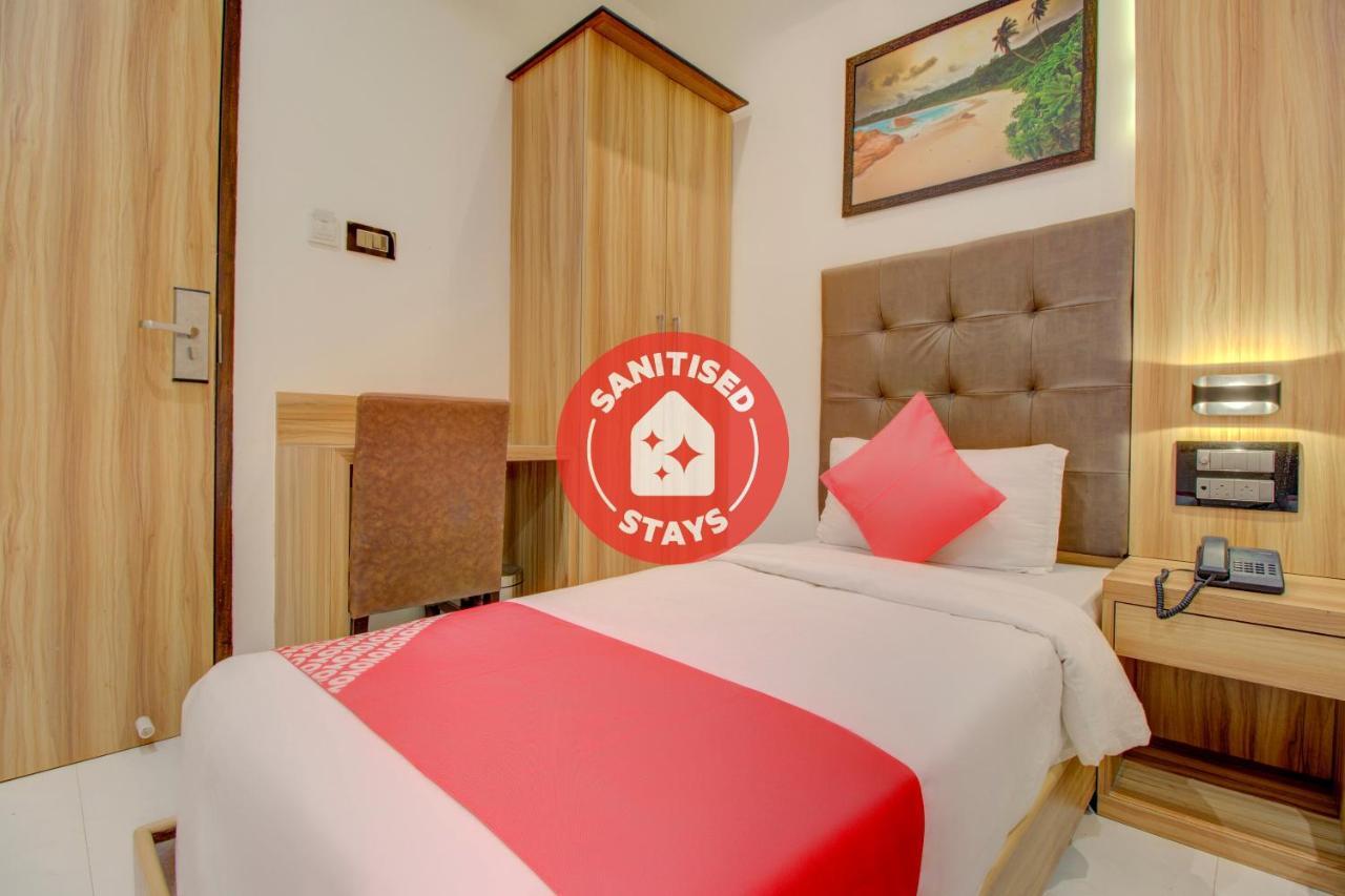 Oyo 76180 Hotel Meriton Bombay Eksteriør billede