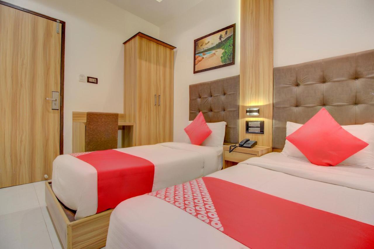 Oyo 76180 Hotel Meriton Bombay Eksteriør billede
