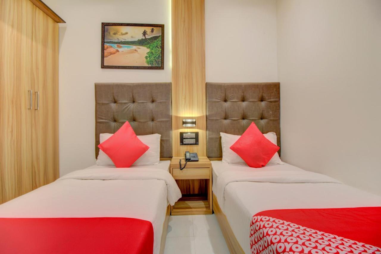 Oyo 76180 Hotel Meriton Bombay Eksteriør billede